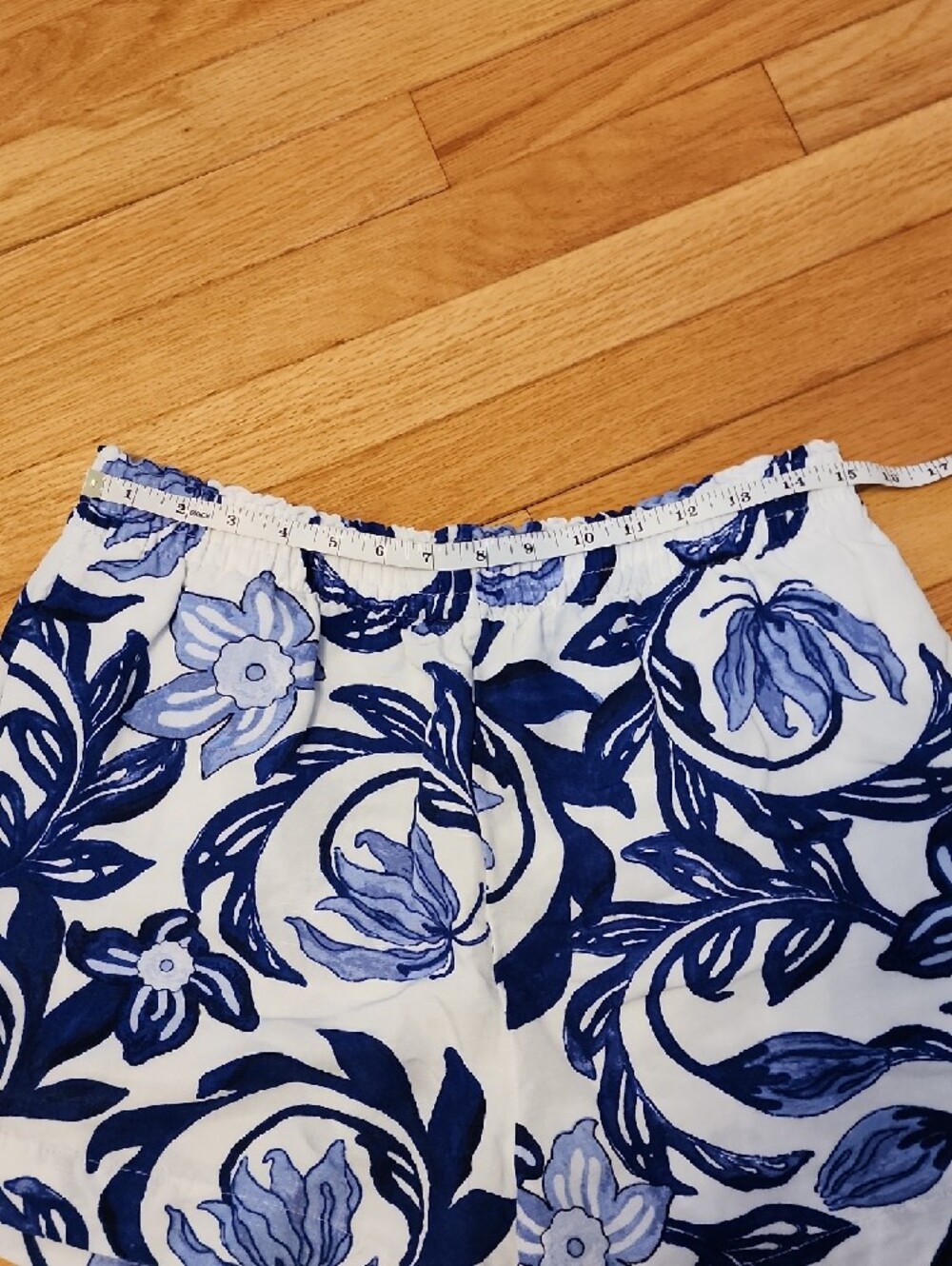 H&M White Shorts with Blue Floral Print - Picture 3 of 5